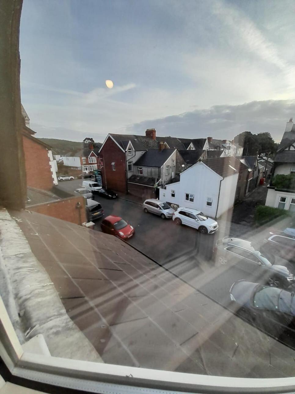 Entire Victoria Park Cardiff Apartment With Free Street Parking Bus 17 And 18 Direct To Cardiff City Centre, Fast Free Wi-Fi Екстер'єр фото