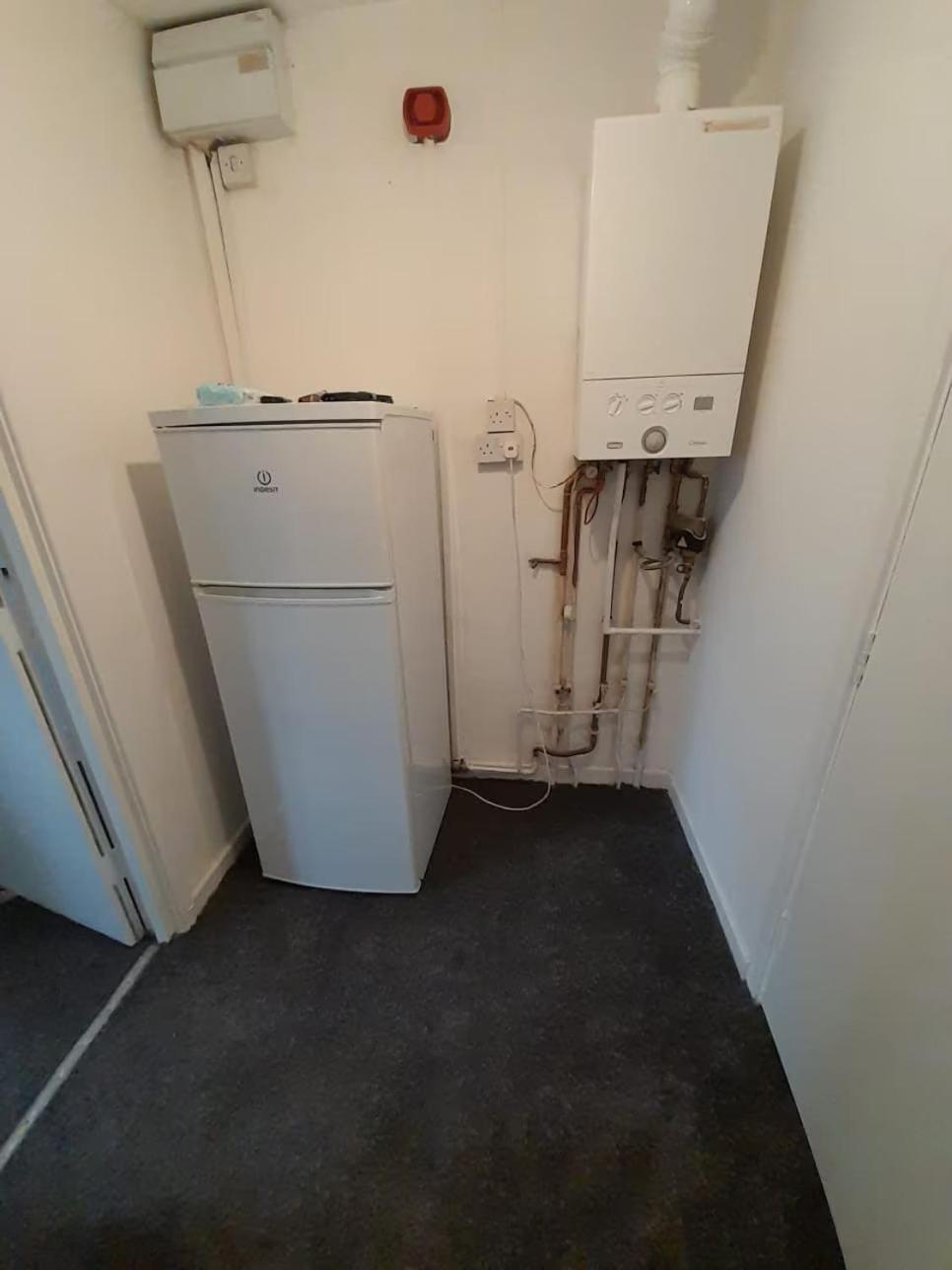 Entire Victoria Park Cardiff Apartment With Free Street Parking Bus 17 And 18 Direct To Cardiff City Centre, Fast Free Wi-Fi Екстер'єр фото