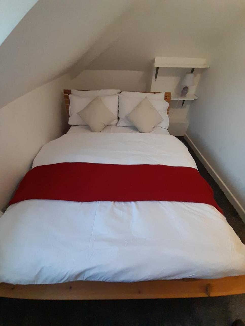 Entire Victoria Park Cardiff Apartment With Free Street Parking Bus 17 And 18 Direct To Cardiff City Centre, Fast Free Wi-Fi Екстер'єр фото