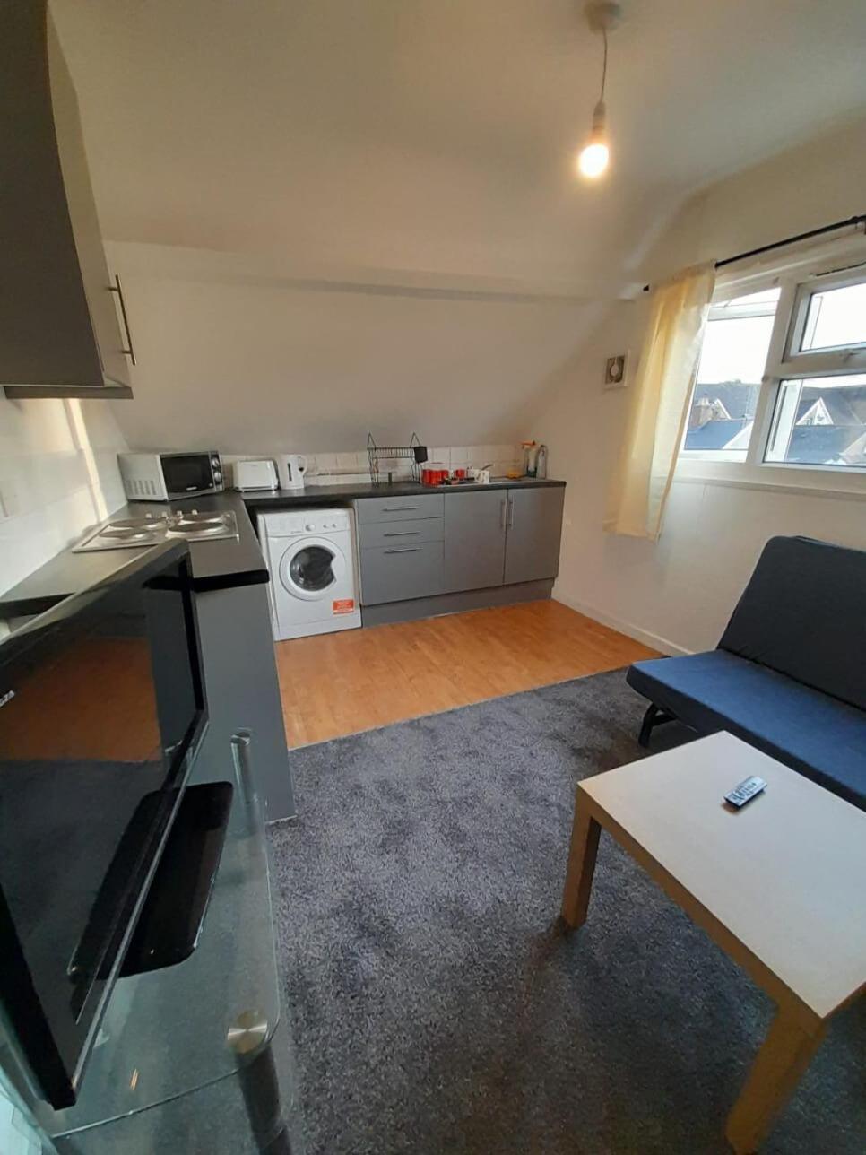Entire Victoria Park Cardiff Apartment With Free Street Parking Bus 17 And 18 Direct To Cardiff City Centre, Fast Free Wi-Fi Екстер'єр фото