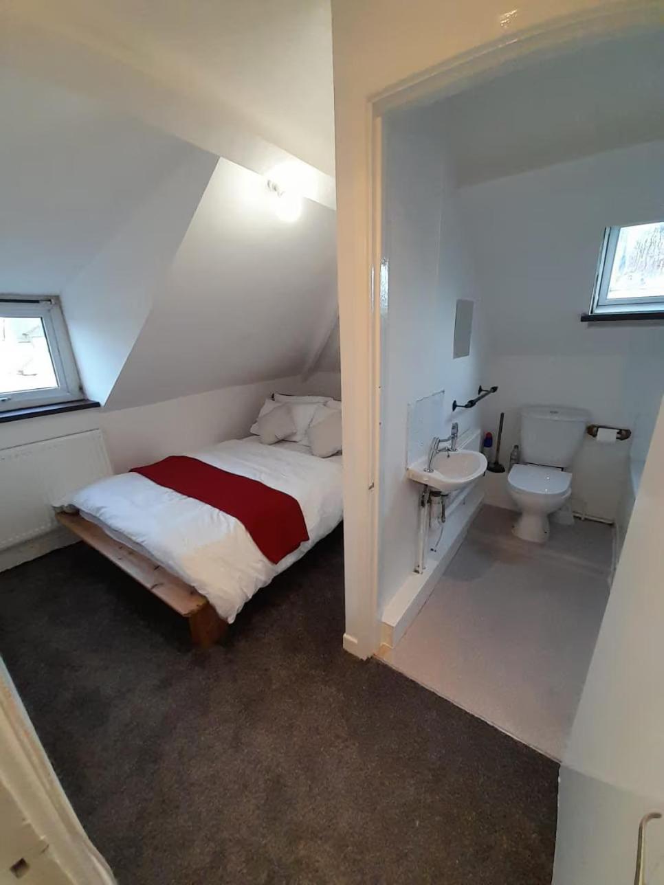 Entire Victoria Park Cardiff Apartment With Free Street Parking Bus 17 And 18 Direct To Cardiff City Centre, Fast Free Wi-Fi Екстер'єр фото